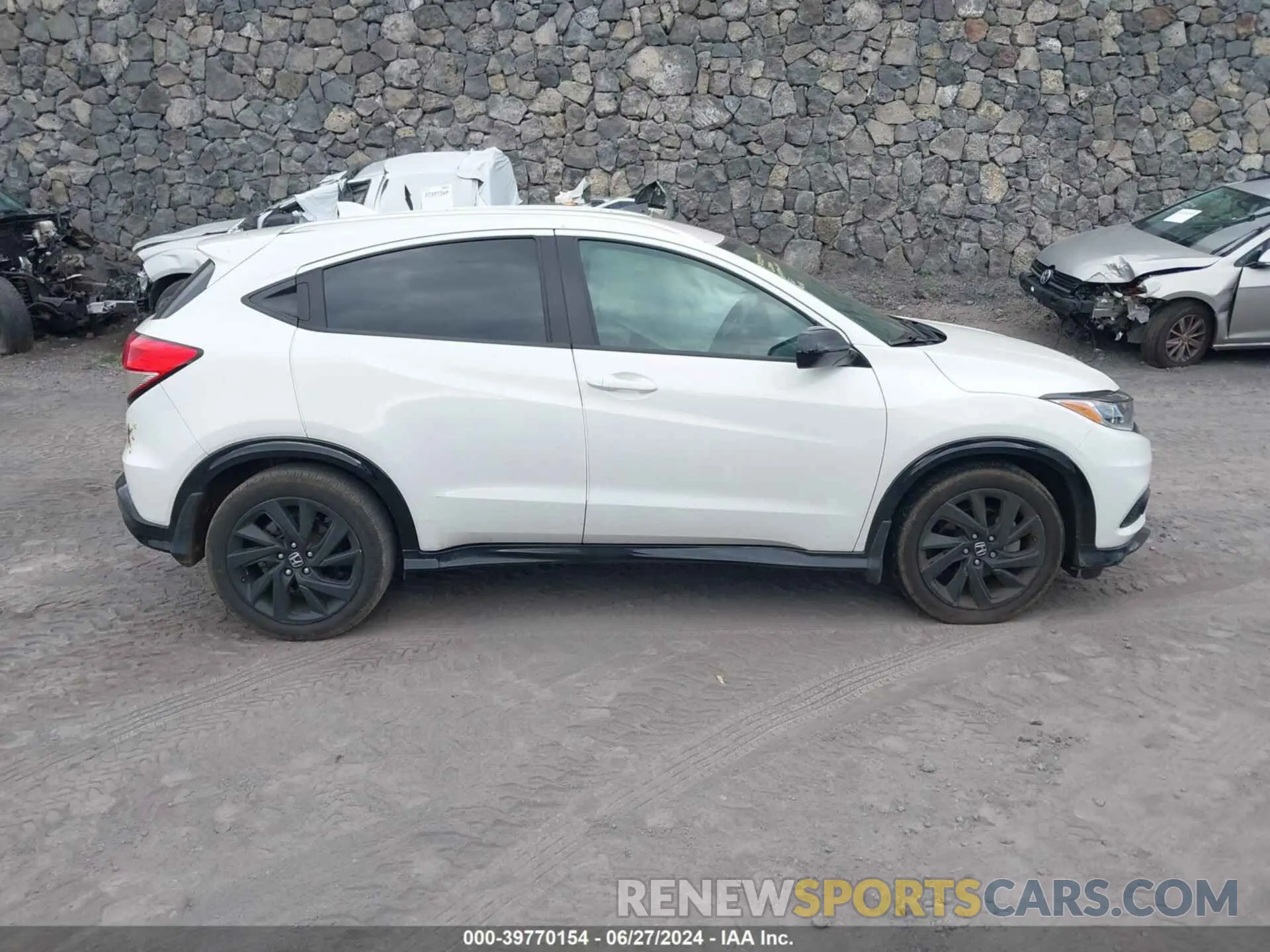 13 Photograph of a damaged car 3CZRU6H18NM733309 HONDA HR-V 2022