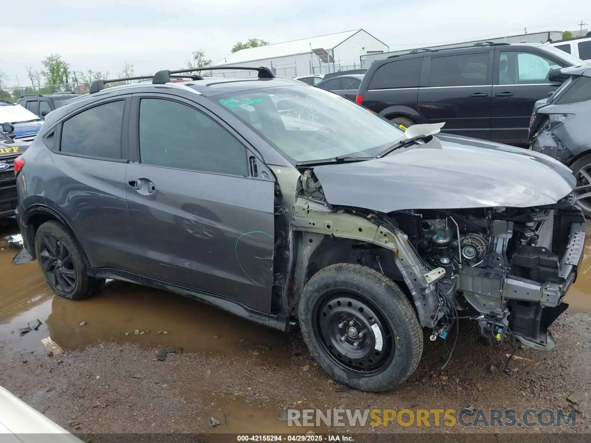 14 Photograph of a damaged car 3CZRU6H18NM765306 HONDA HR-V 2022