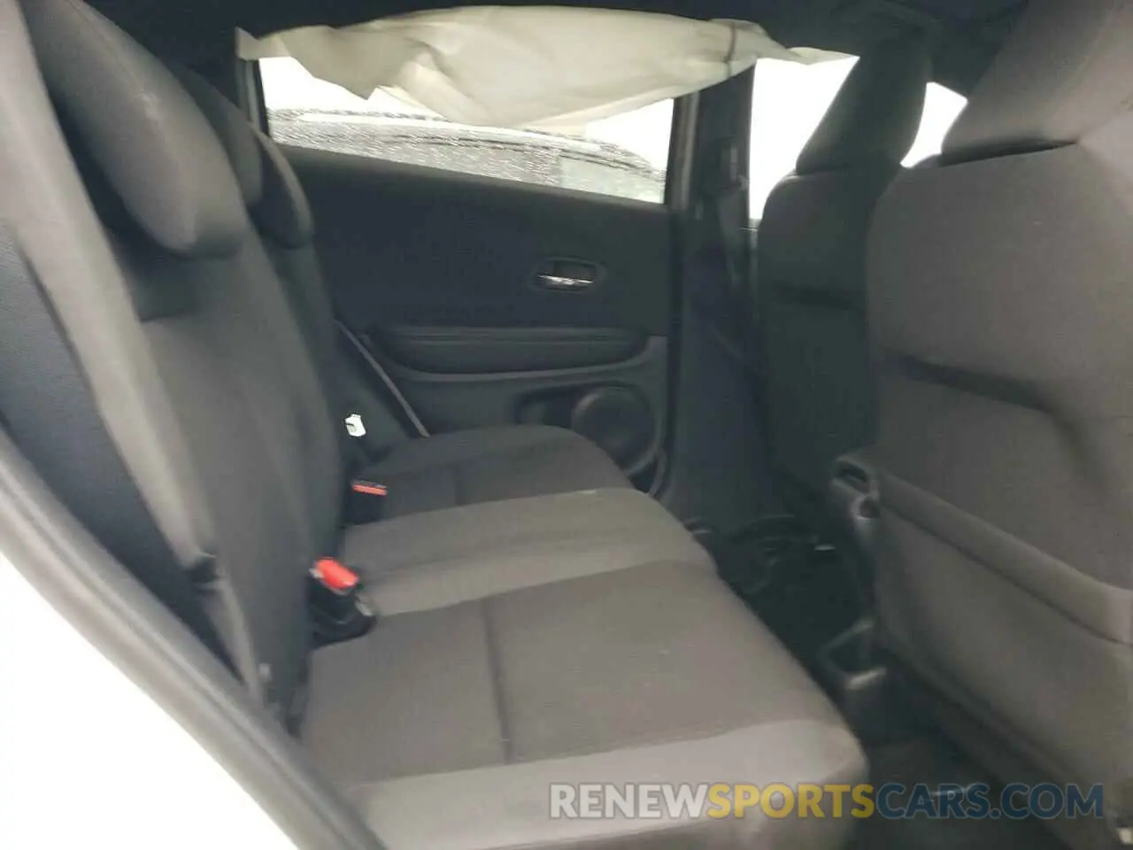 11 Photograph of a damaged car 3CZRU6H19NM732945 HONDA HR-V 2022