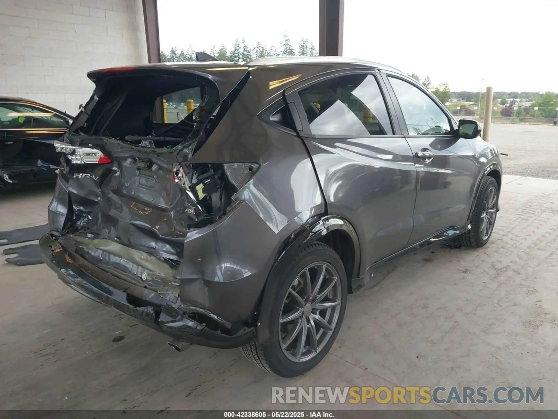 4 Фотография поврежденного автомобиля 3CZRU6H19NM769655 HONDA HR-V 2022