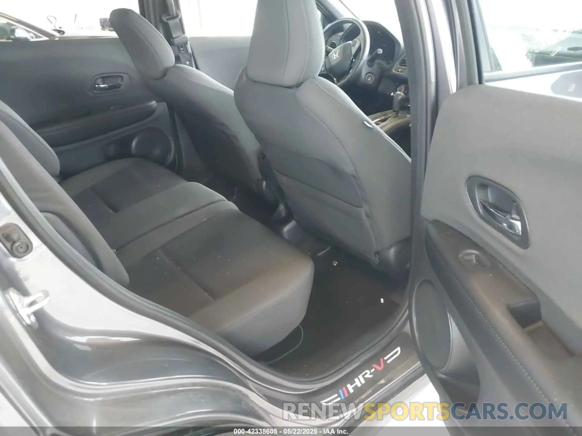 8 Фотография поврежденного автомобиля 3CZRU6H19NM769655 HONDA HR-V 2022