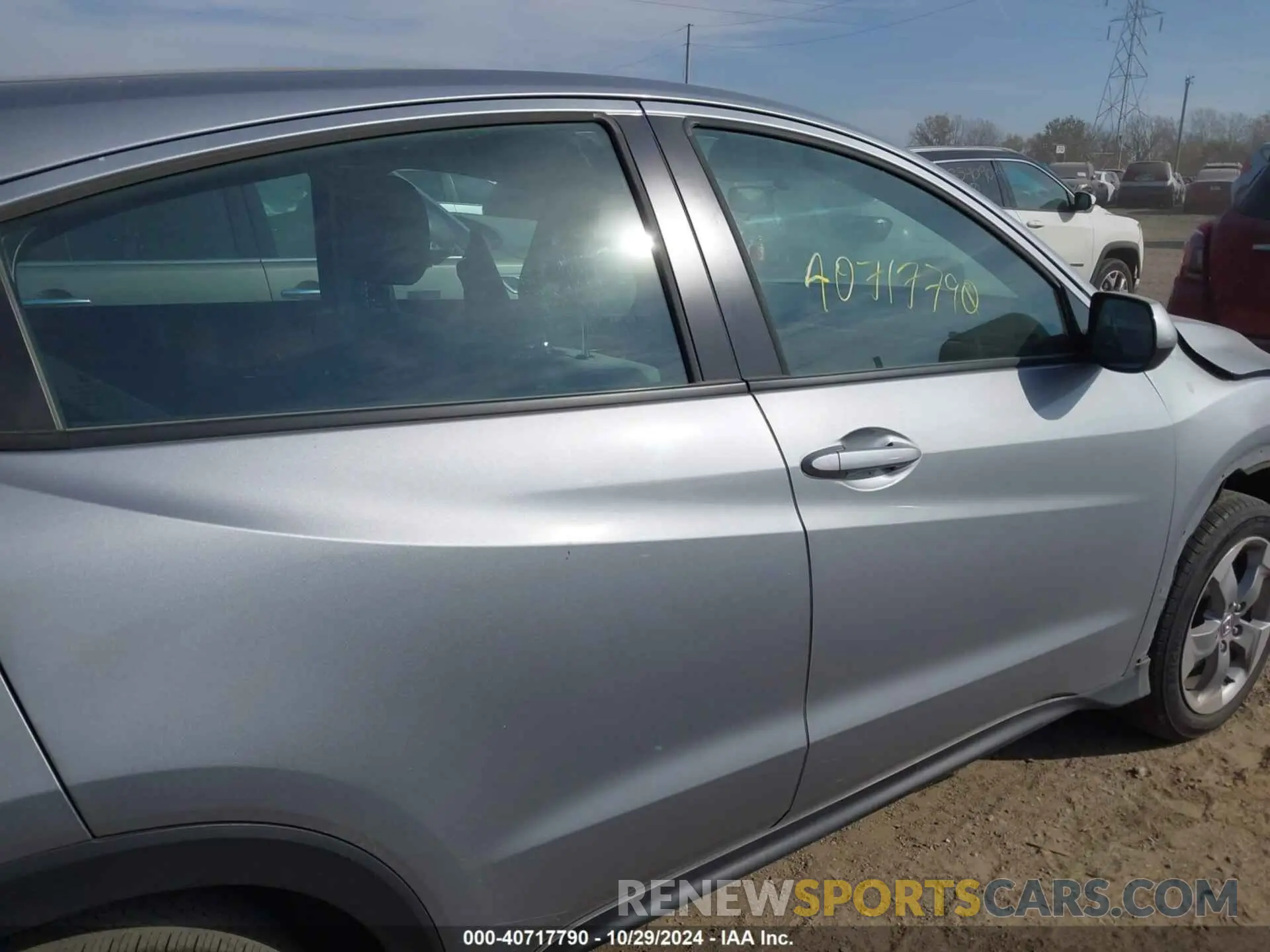 14 Photograph of a damaged car 3CZRU6H30NM739333 HONDA HR-V 2022