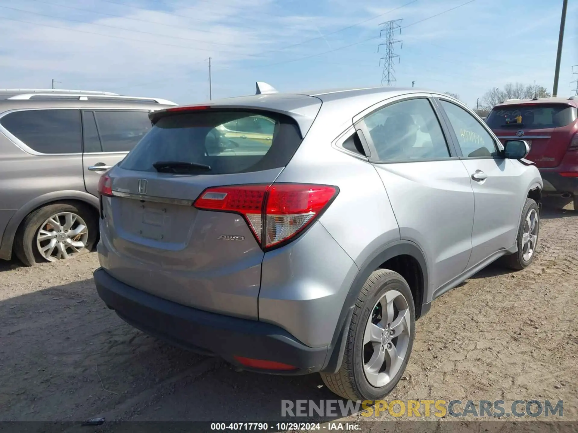 4 Photograph of a damaged car 3CZRU6H30NM739333 HONDA HR-V 2022