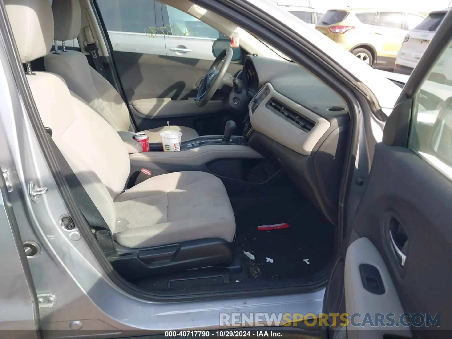 5 Photograph of a damaged car 3CZRU6H30NM739333 HONDA HR-V 2022