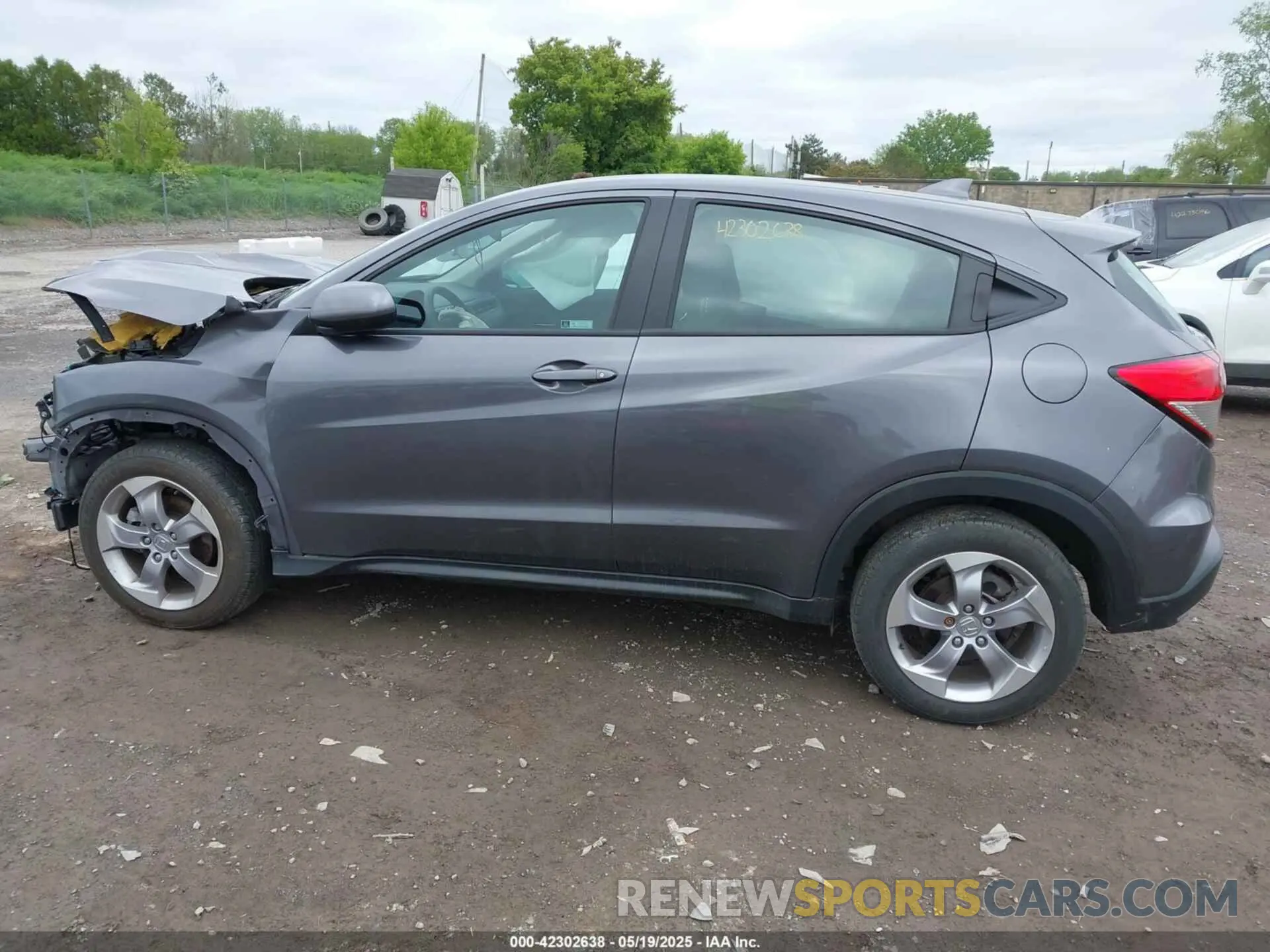 14 Photograph of a damaged car 3CZRU6H32NM733338 HONDA HR-V 2022