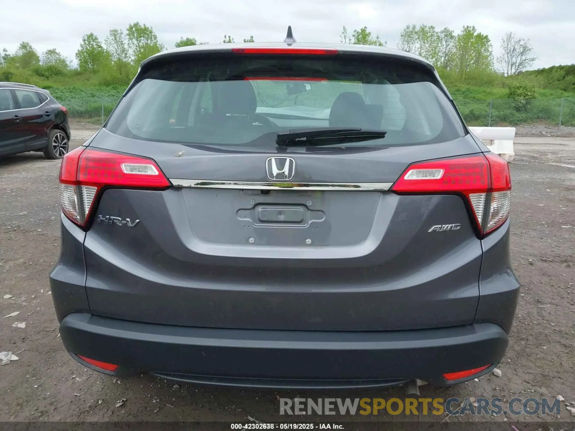 16 Photograph of a damaged car 3CZRU6H32NM733338 HONDA HR-V 2022