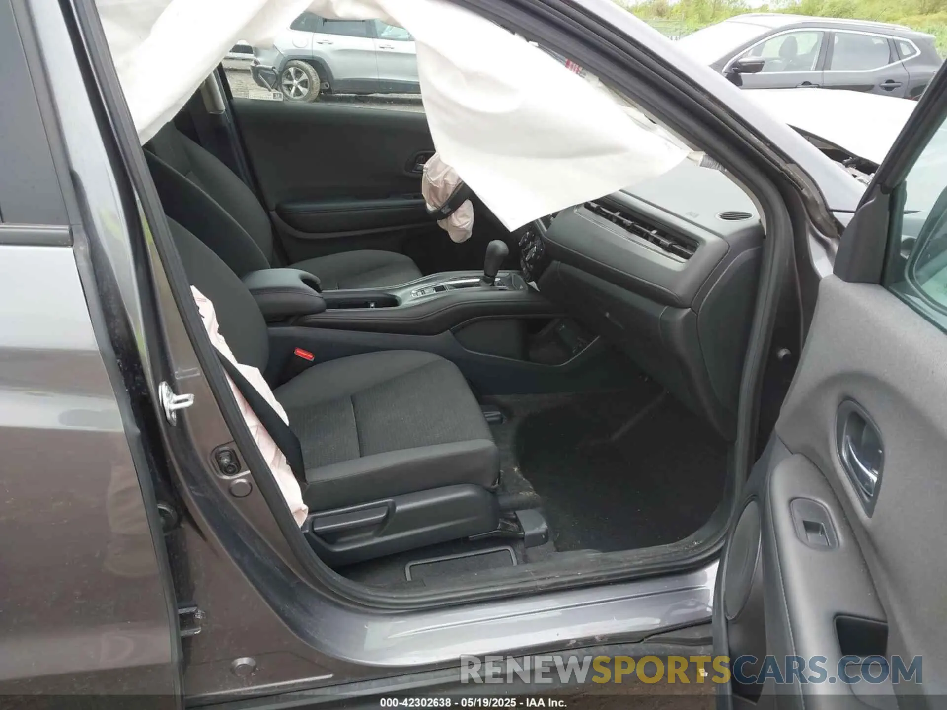 5 Photograph of a damaged car 3CZRU6H32NM733338 HONDA HR-V 2022