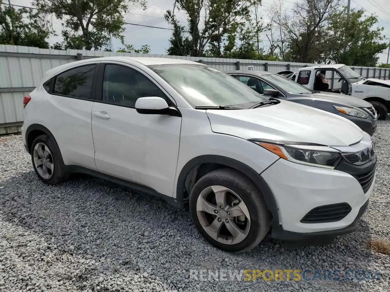 4 Photograph of a damaged car 3CZRU6H33NM718802 HONDA HR-V 2022