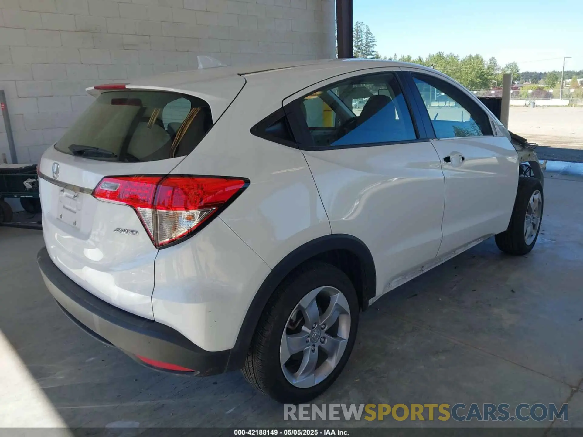 4 Фотография поврежденного автомобиля 3CZRU6H33NM725801 HONDA HR-V 2022