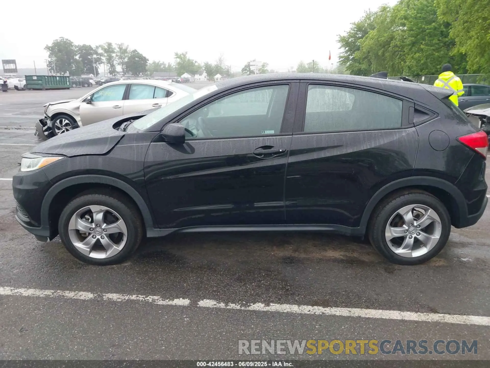 14 Photograph of a damaged car 3CZRU6H33NM758247 HONDA HR-V 2022