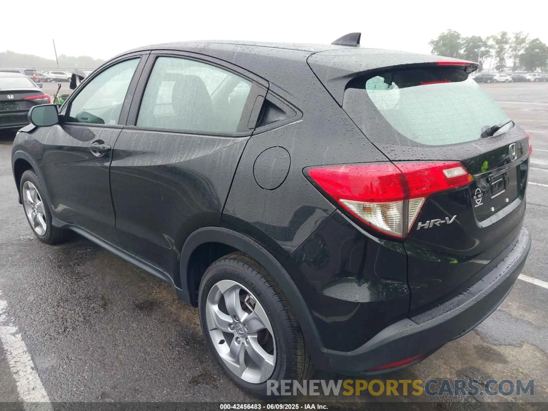 3 Photograph of a damaged car 3CZRU6H33NM758247 HONDA HR-V 2022