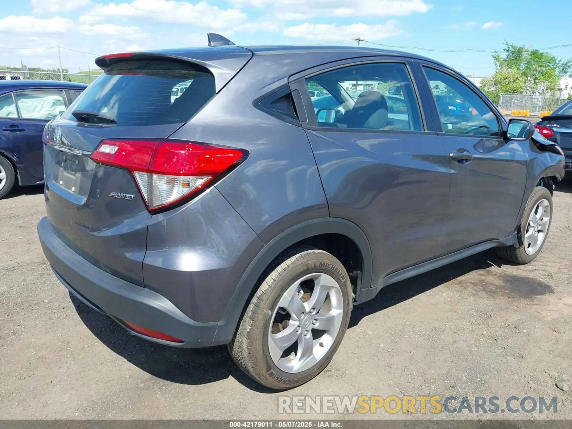 4 Фотография поврежденного автомобиля 3CZRU6H36NM708460 HONDA HR-V 2022