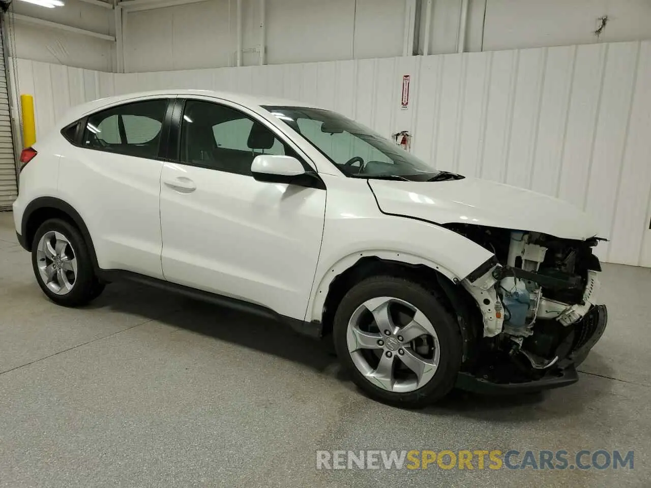 4 Photograph of a damaged car 3CZRU6H36NM725744 HONDA HR-V 2022
