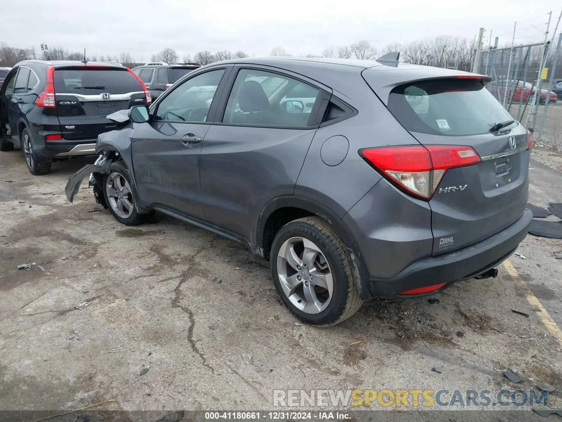 3 Photograph of a damaged car 3CZRU6H37NM714204 HONDA HR-V 2022
