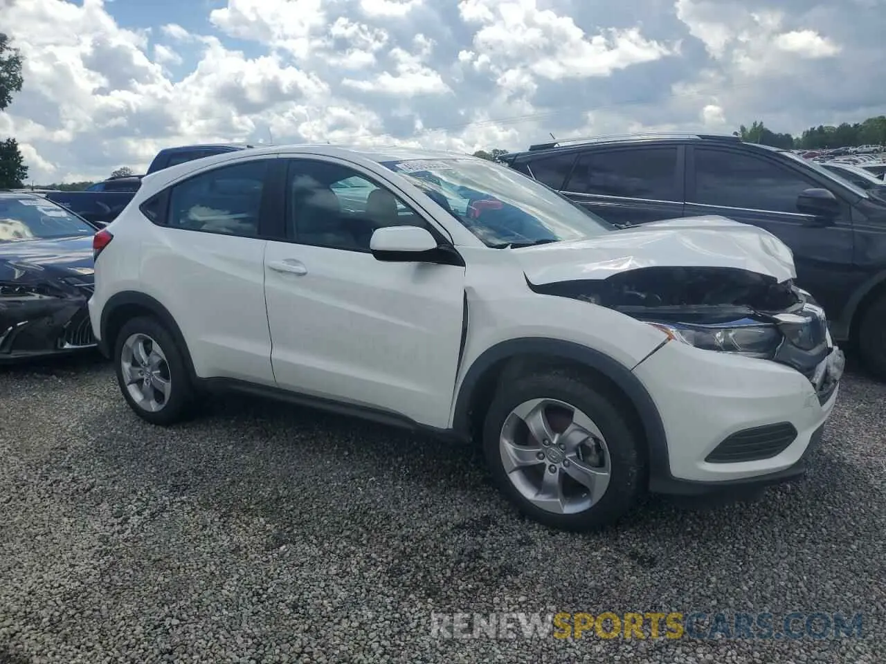 4 Photograph of a damaged car 3CZRU6H37NM723789 HONDA HR-V 2022