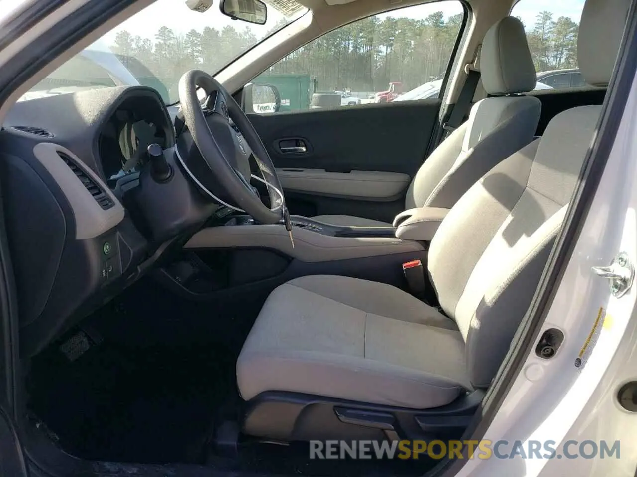 7 Photograph of a damaged car 3CZRU6H37NM723789 HONDA HR-V 2022