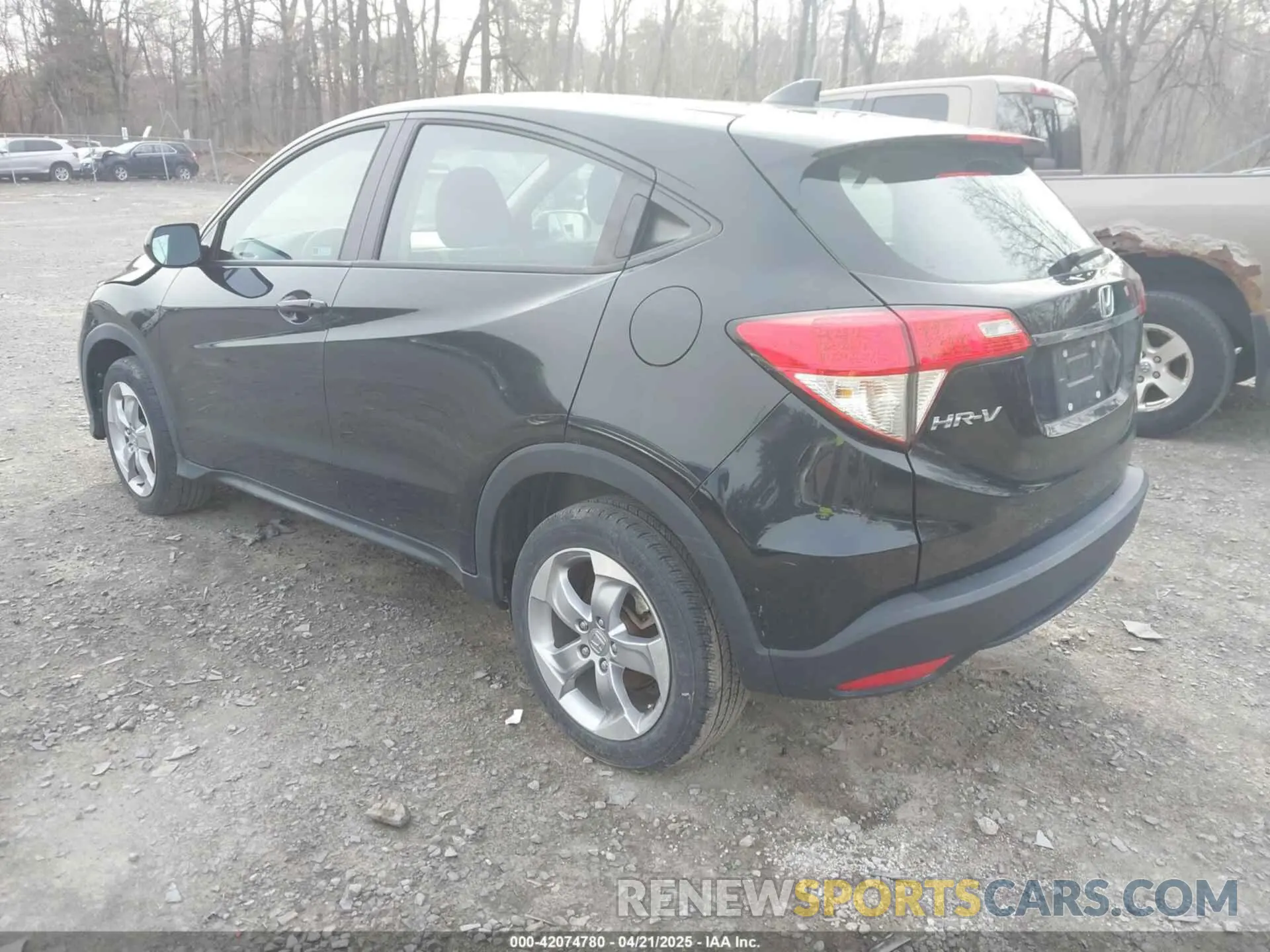 3 Photograph of a damaged car 3CZRU6H37NM735733 HONDA HR-V 2022
