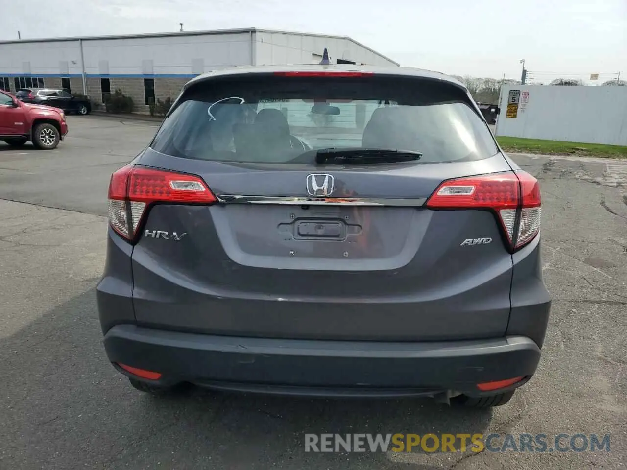 6 Photograph of a damaged car 3CZRU6H38NM726510 HONDA HR-V 2022