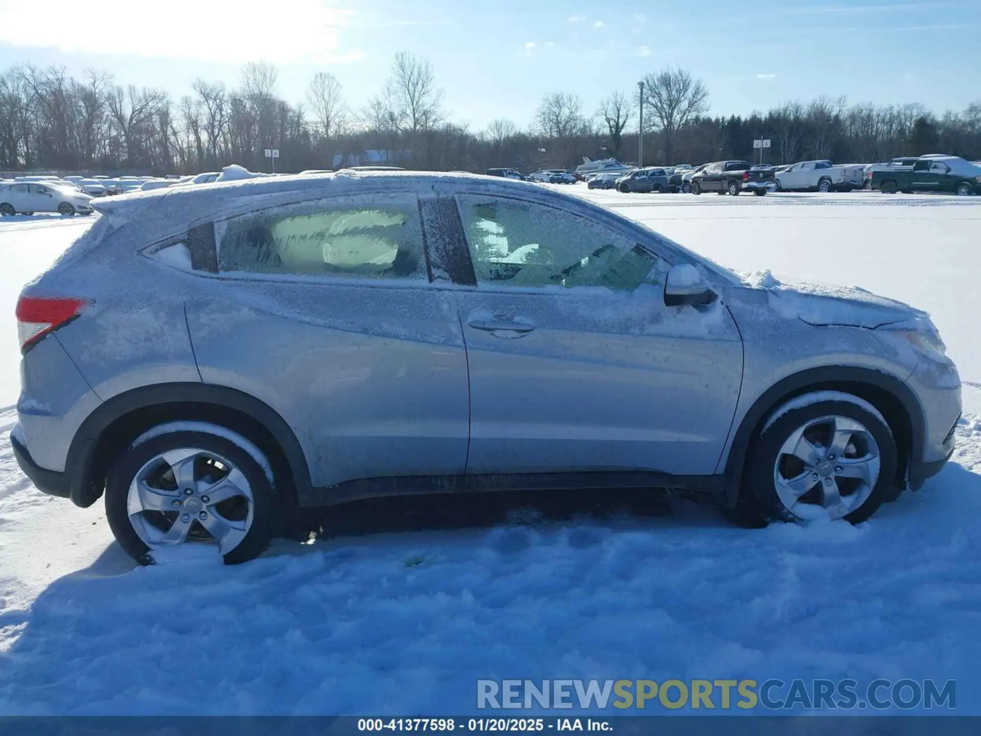 13 Photograph of a damaged car 3CZRU6H38NM769843 HONDA HR-V 2022