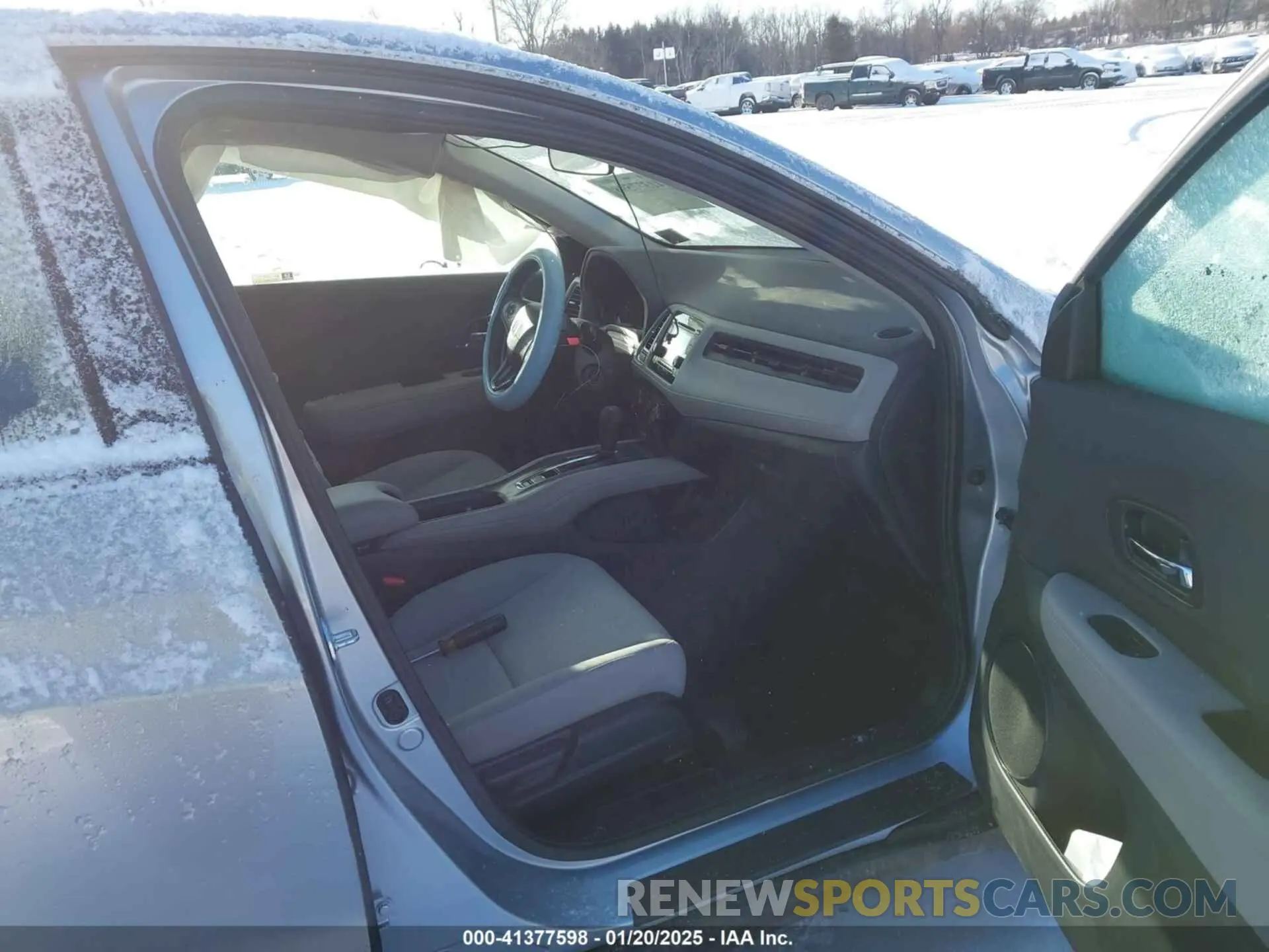 5 Photograph of a damaged car 3CZRU6H38NM769843 HONDA HR-V 2022