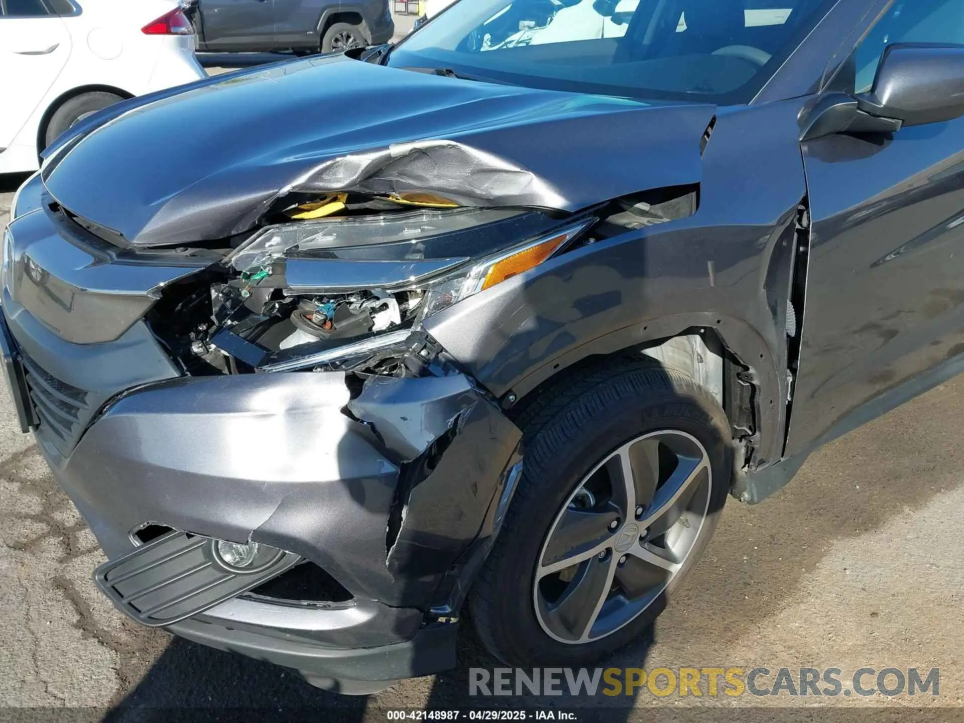 6 Photograph of a damaged car 3CZRU6H50NM704101 HONDA HR-V 2022
