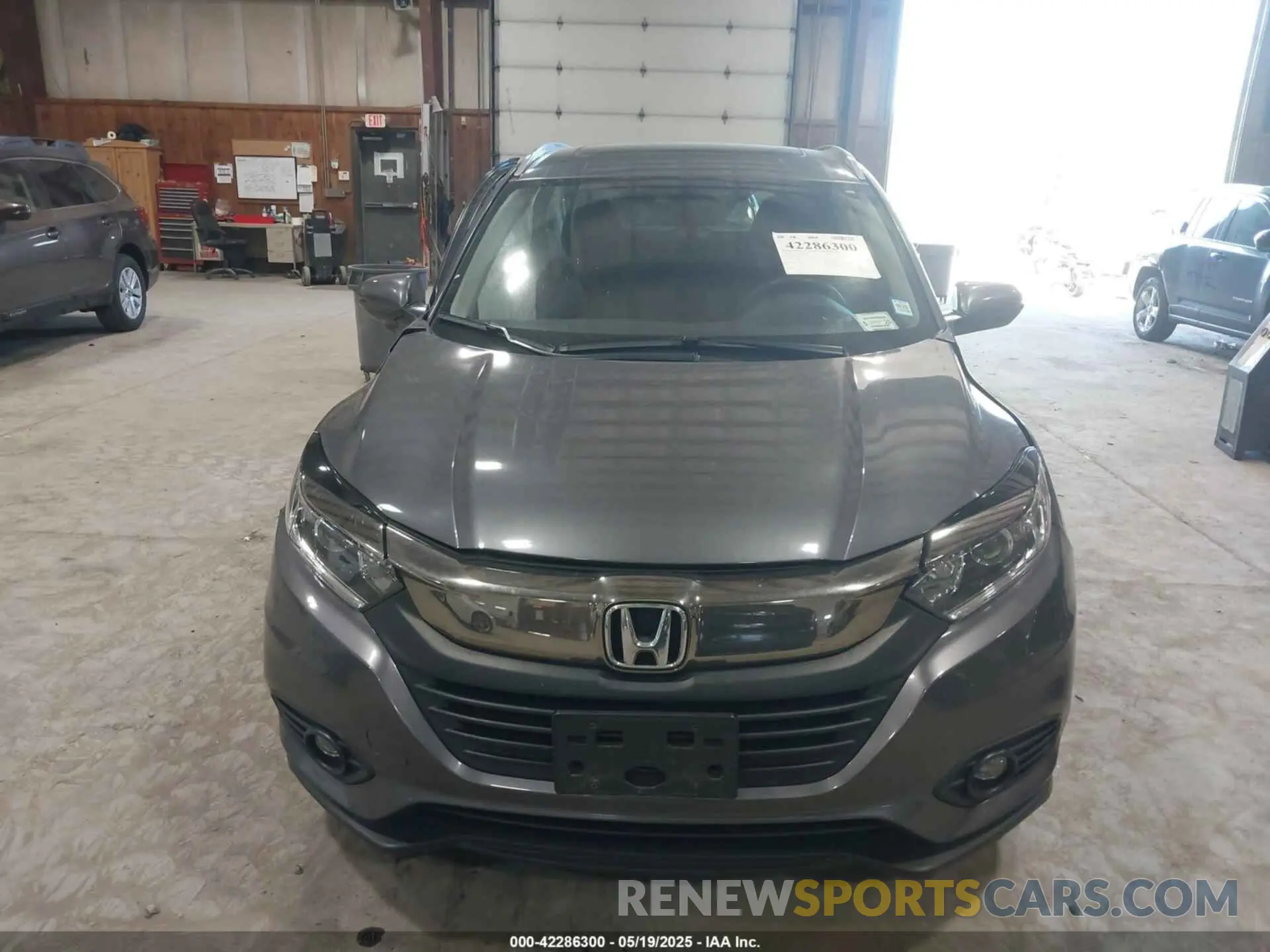 12 Photograph of a damaged car 3CZRU6H52NM749041 HONDA HR-V 2022