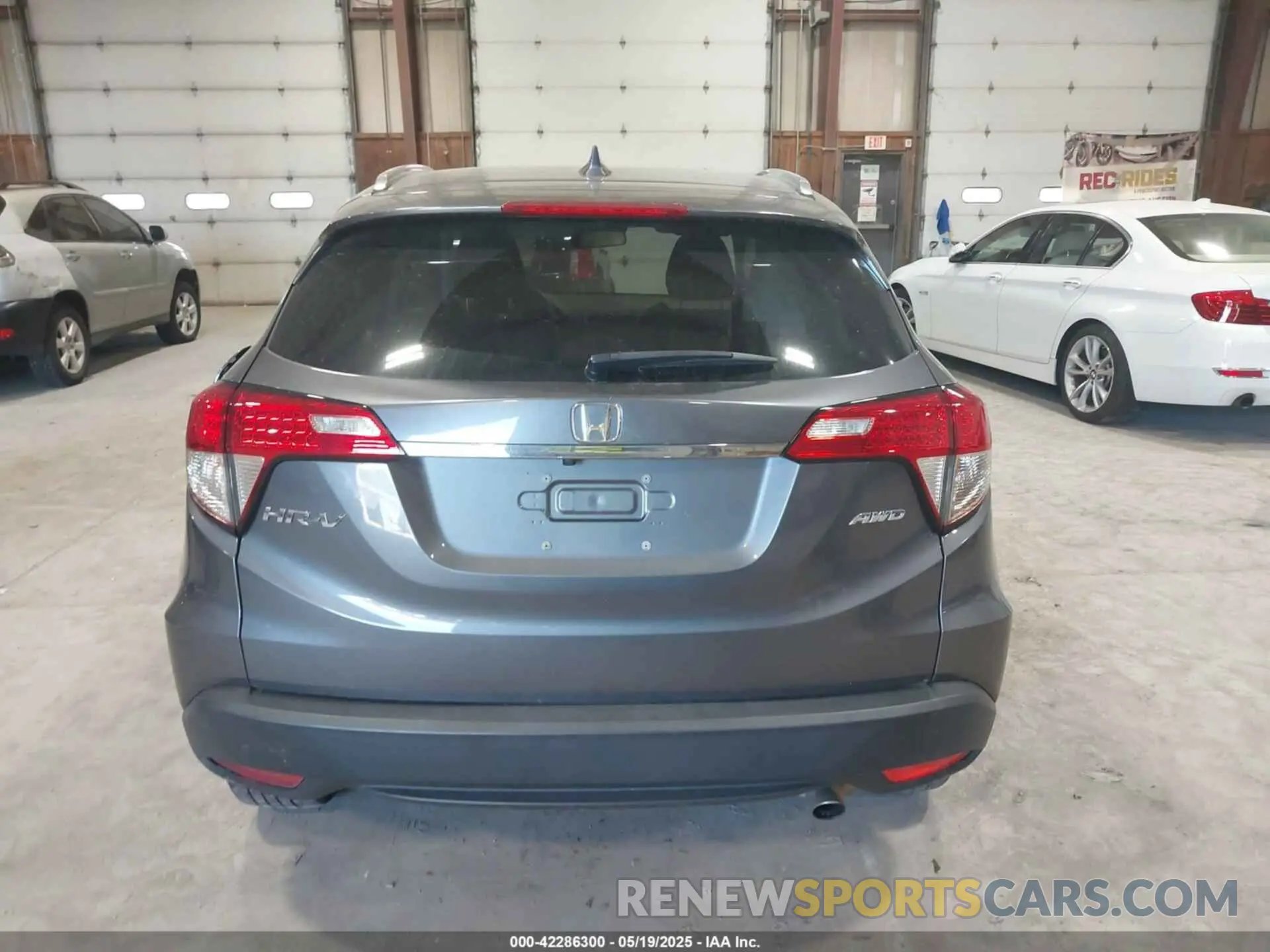 16 Photograph of a damaged car 3CZRU6H52NM749041 HONDA HR-V 2022