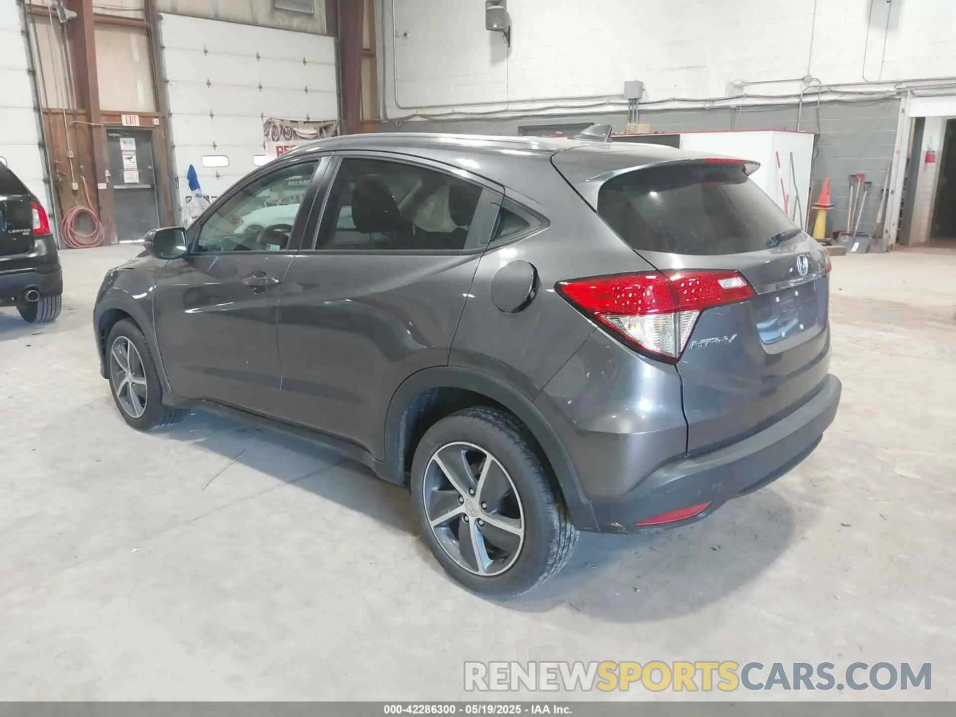 3 Photograph of a damaged car 3CZRU6H52NM749041 HONDA HR-V 2022