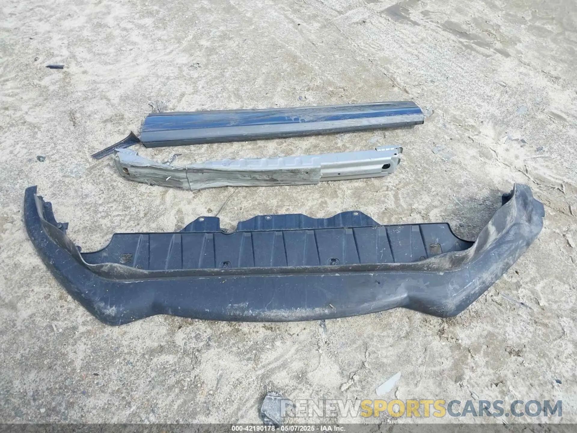 12 Photograph of a damaged car 3CZRU6H52NM758502 HONDA HR-V 2022