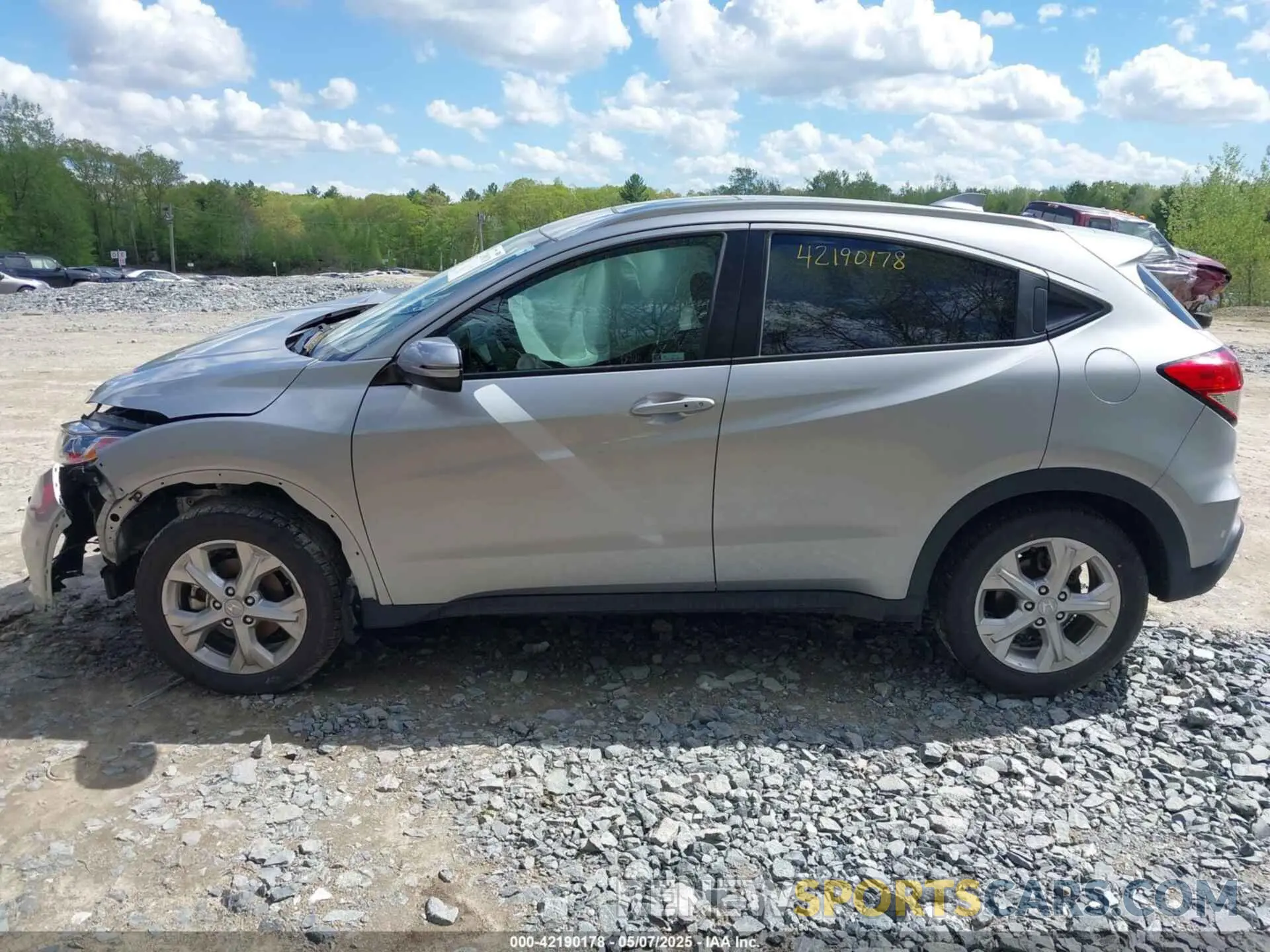 15 Photograph of a damaged car 3CZRU6H52NM758502 HONDA HR-V 2022