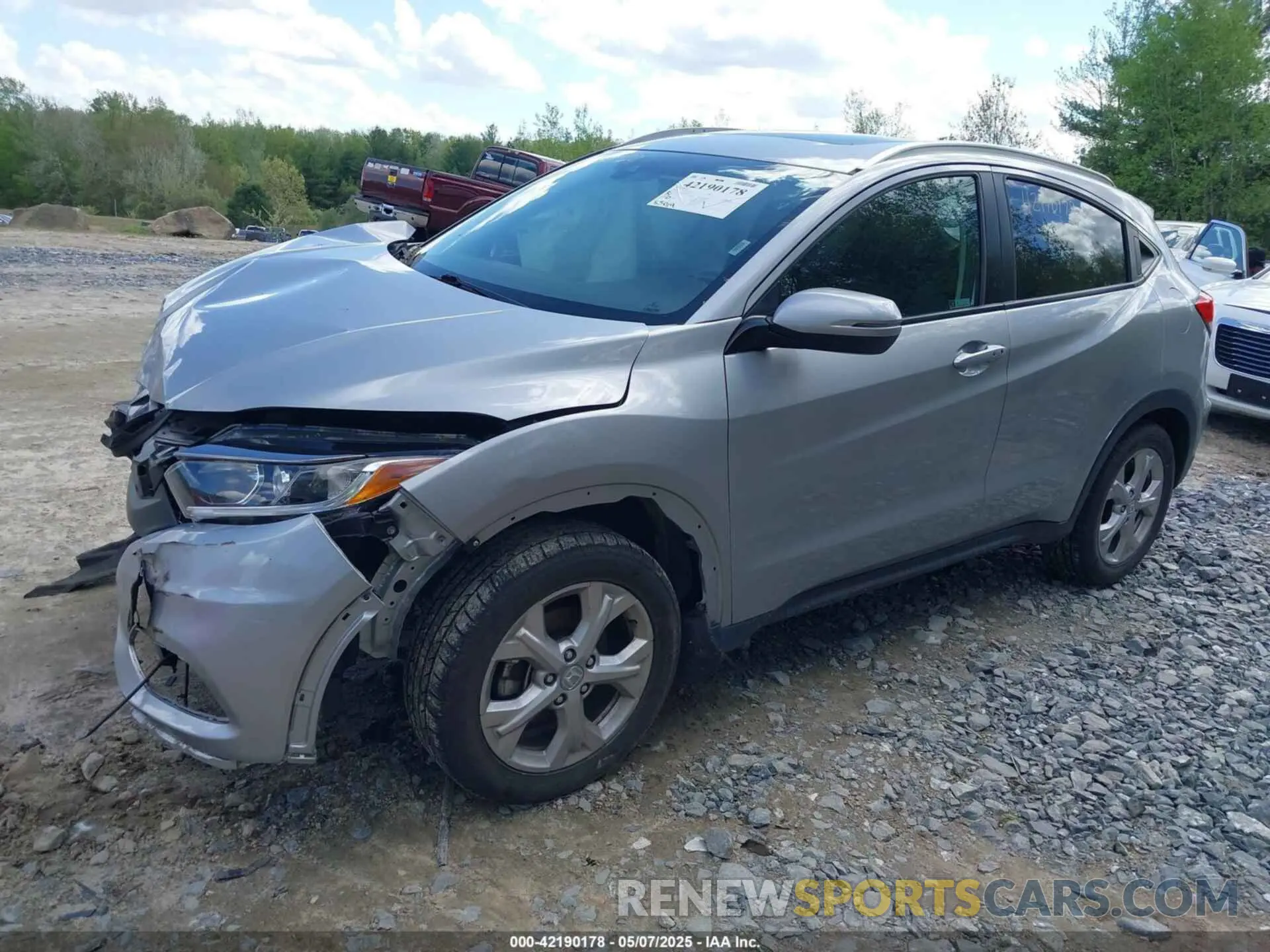 2 Photograph of a damaged car 3CZRU6H52NM758502 HONDA HR-V 2022