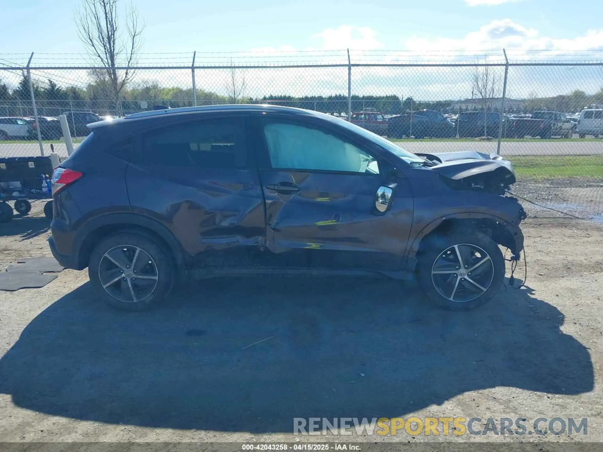 13 Photograph of a damaged car 3CZRU6H53NM738470 HONDA HR-V 2022