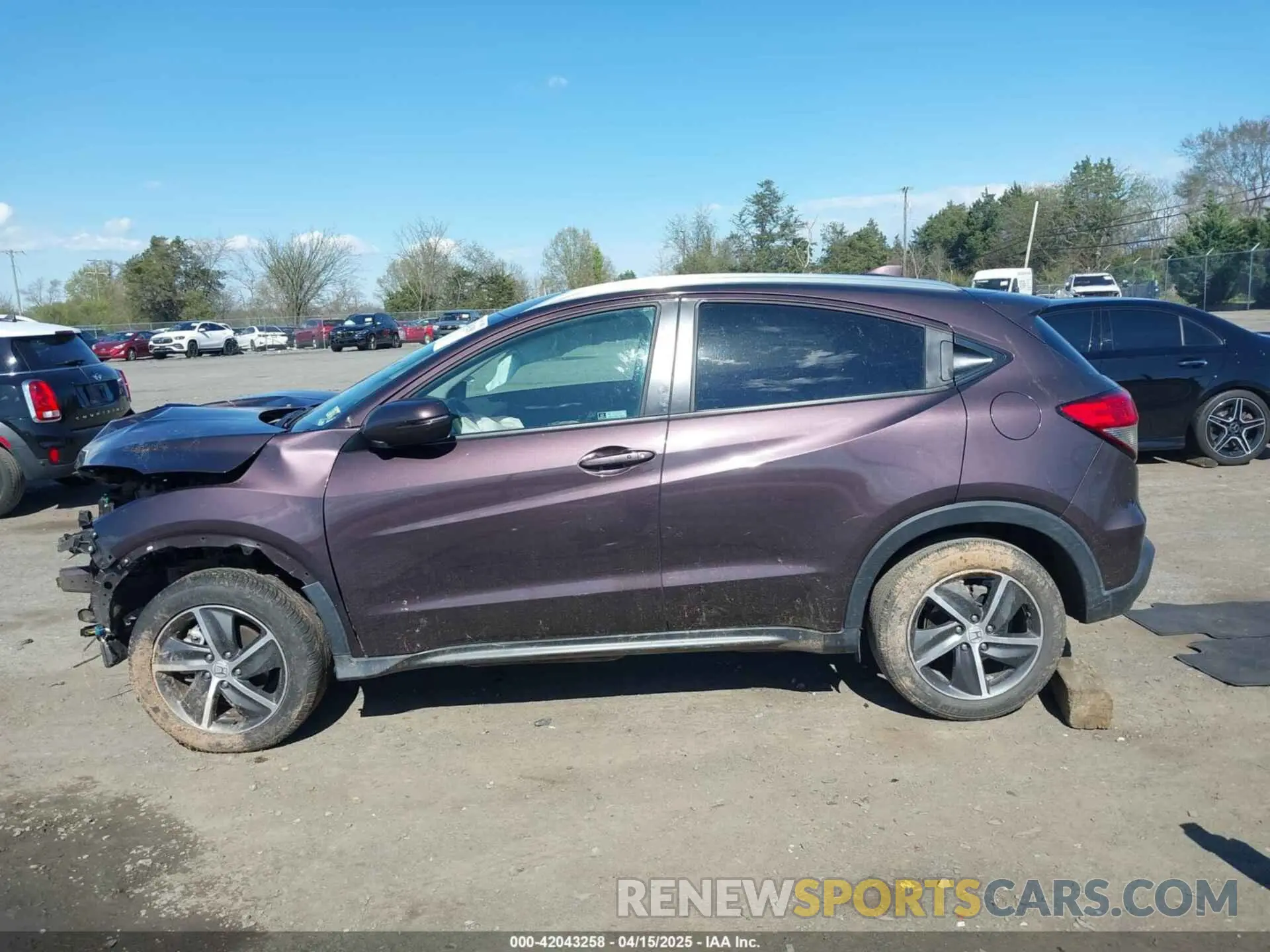 14 Photograph of a damaged car 3CZRU6H53NM738470 HONDA HR-V 2022