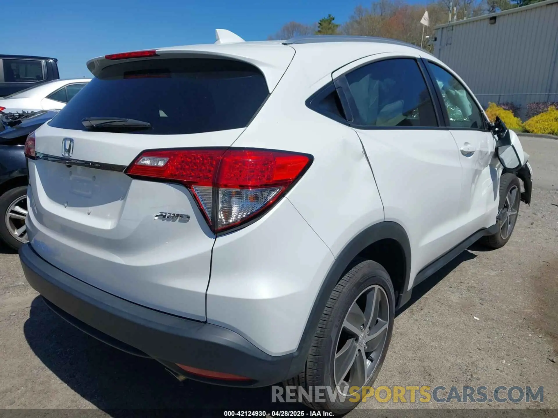 4 Photograph of a damaged car 3CZRU6H54NM742026 HONDA HR-V 2022
