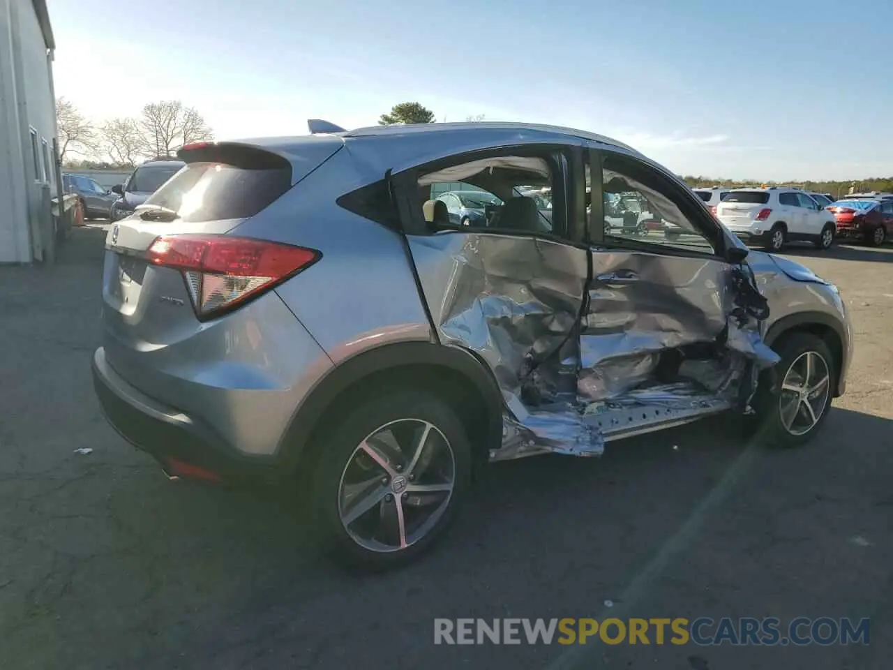 3 Photograph of a damaged car 3CZRU6H54NM760445 HONDA HR-V 2022