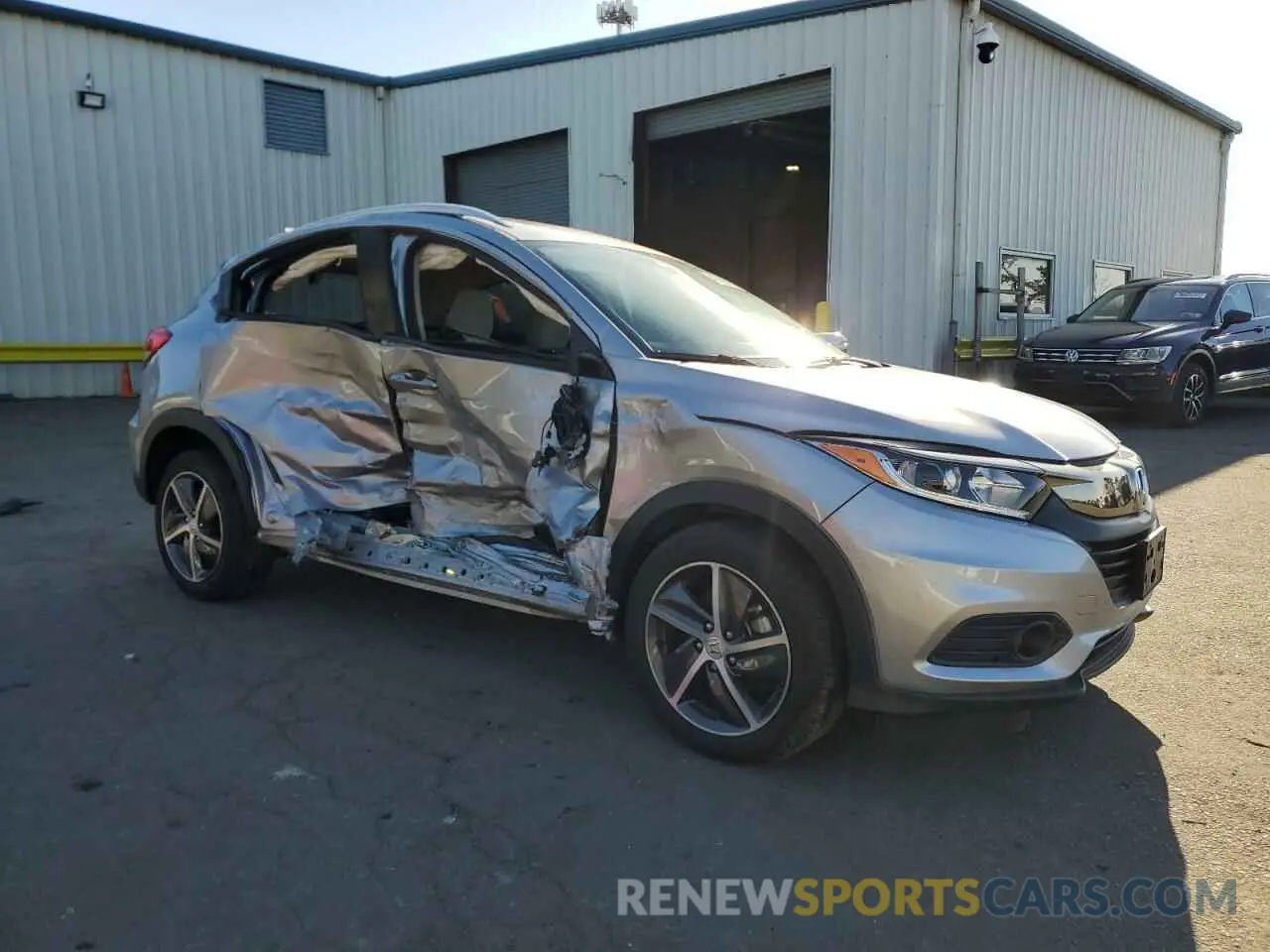 4 Photograph of a damaged car 3CZRU6H54NM760445 HONDA HR-V 2022