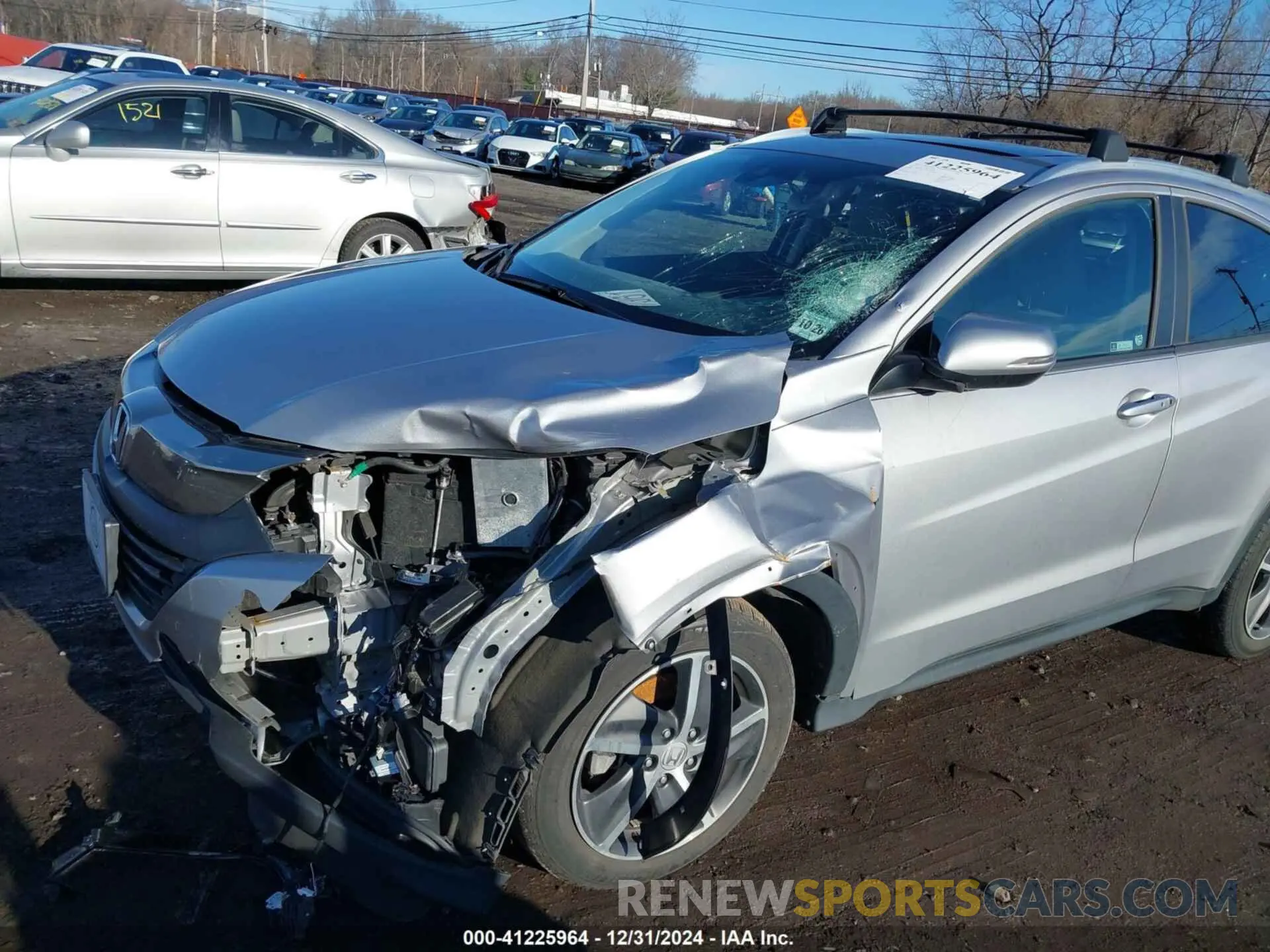 17 Photograph of a damaged car 3CZRU6H55NM714901 HONDA HR-V 2022