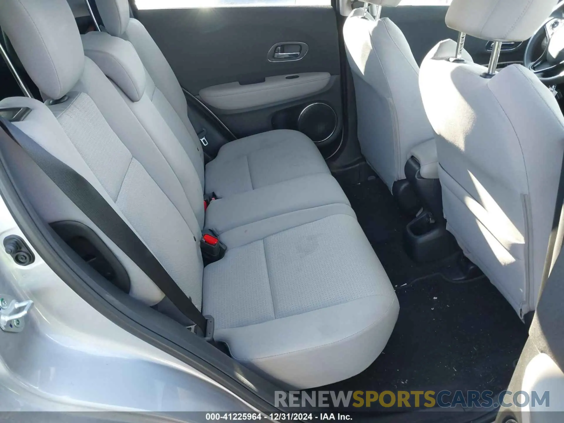8 Photograph of a damaged car 3CZRU6H55NM714901 HONDA HR-V 2022