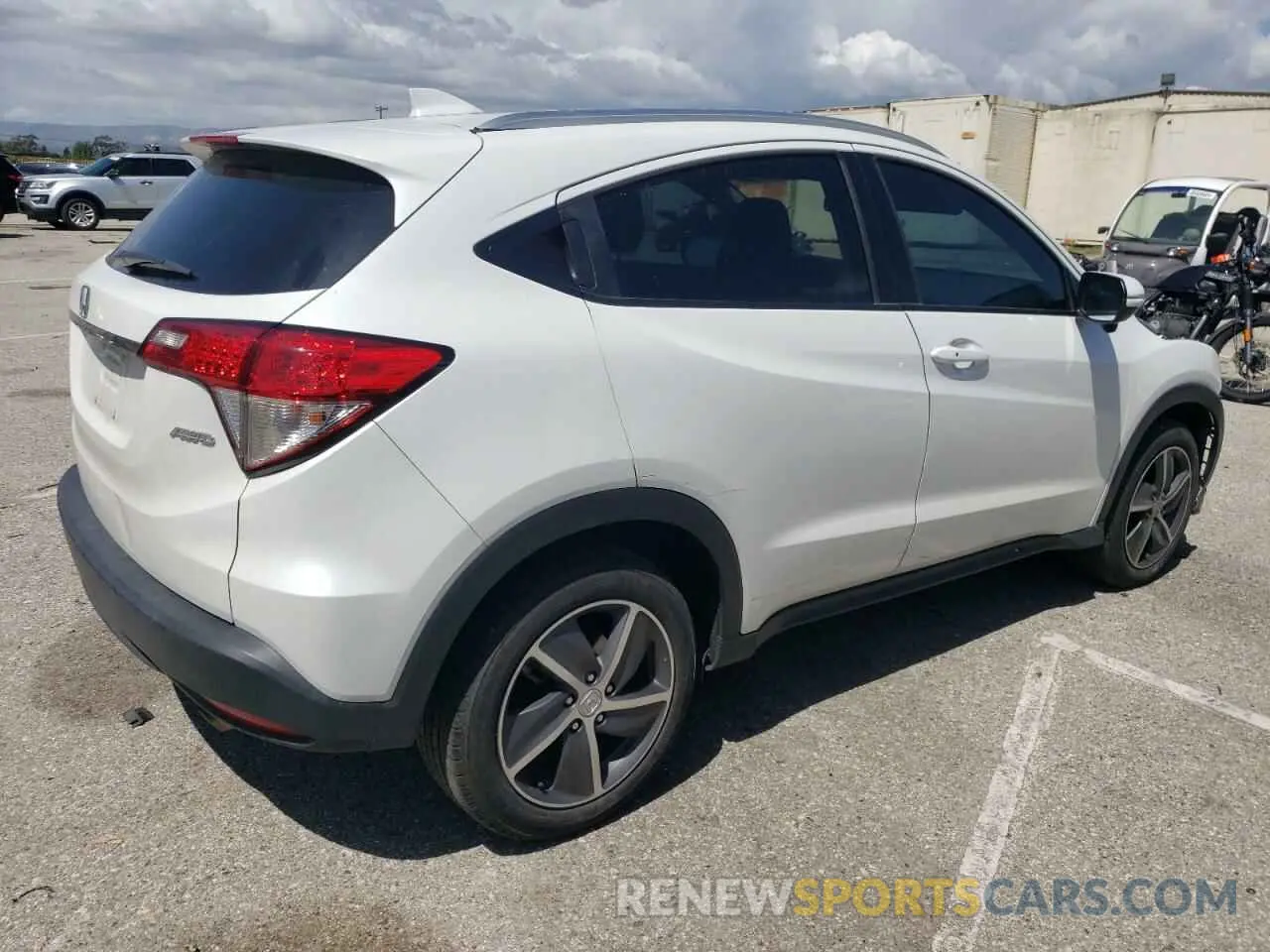 3 Photograph of a damaged car 3CZRU6H55NM752595 HONDA HR-V 2022