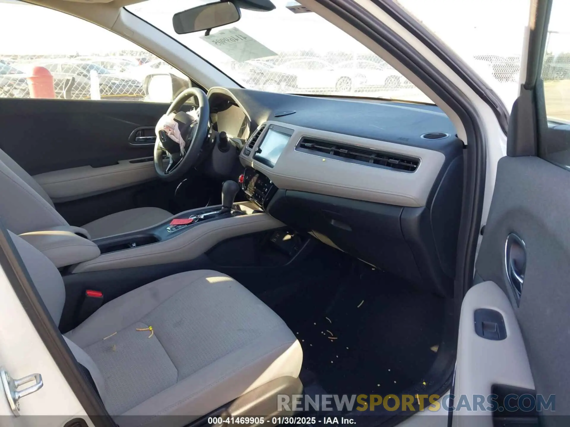 5 Photograph of a damaged car 3CZRU6H56NM719119 HONDA HR-V 2022