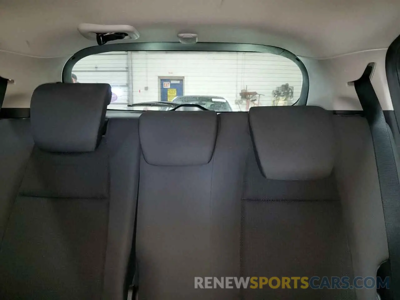 10 Photograph of a damaged car 3CZRU6H56NM752895 HONDA HR-V 2022