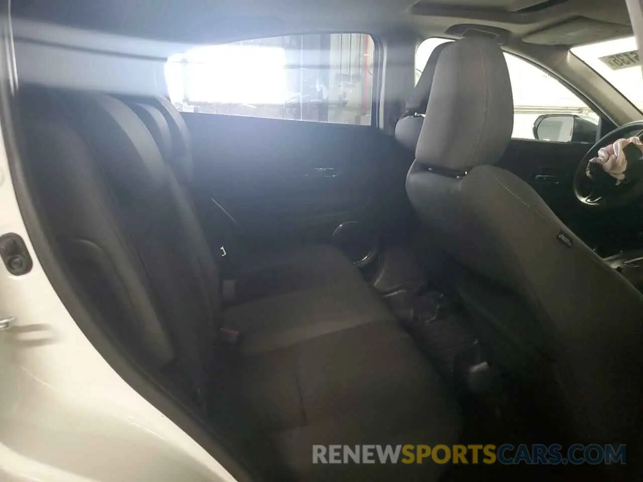 10 Photograph of a damaged car 3CZRU6H56NM760835 HONDA HR-V 2022
