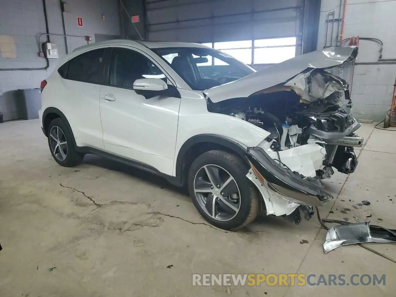 4 Photograph of a damaged car 3CZRU6H56NM760835 HONDA HR-V 2022