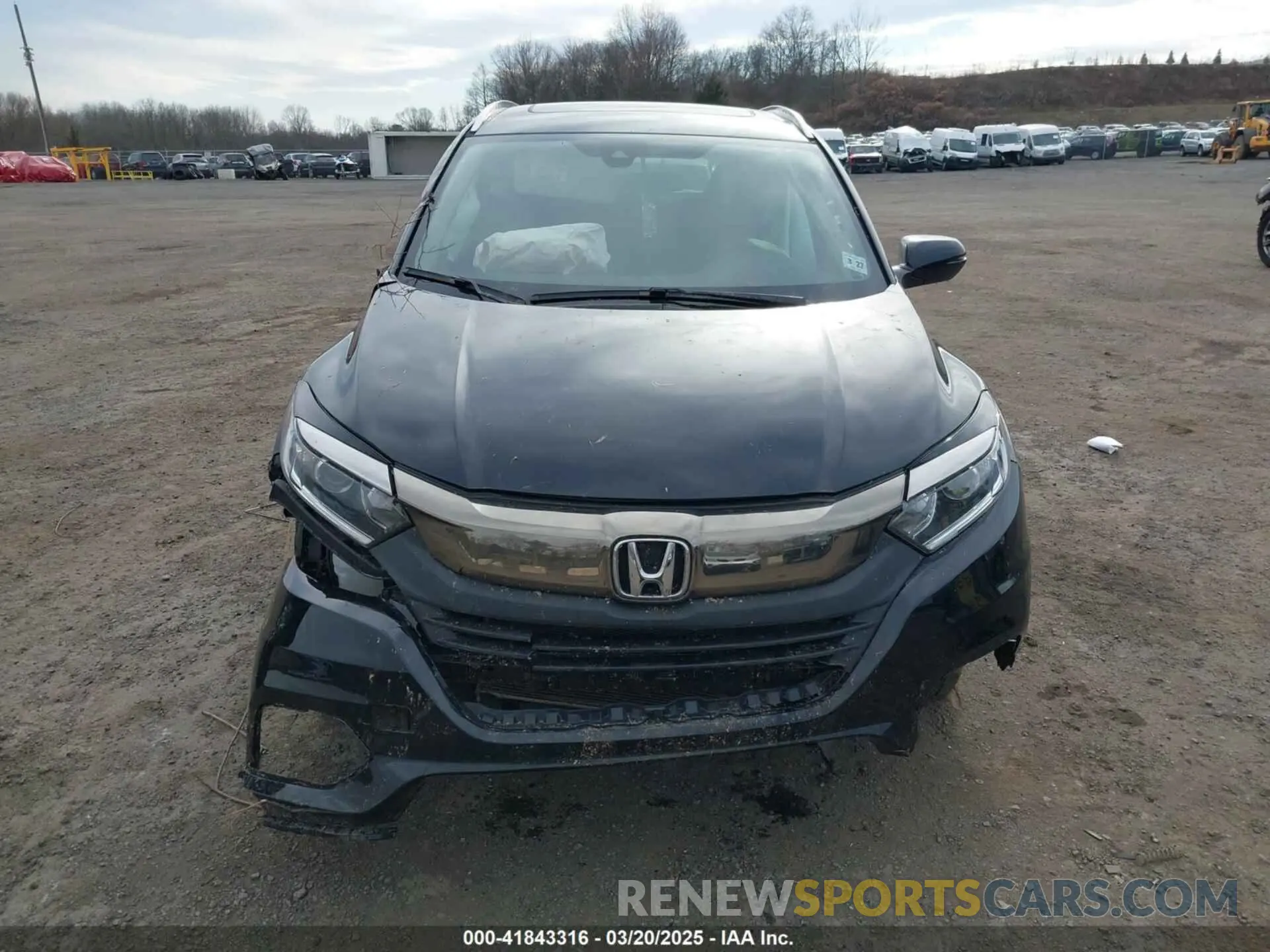 11 Photograph of a damaged car 3CZRU6H57NM749679 HONDA HR-V 2022