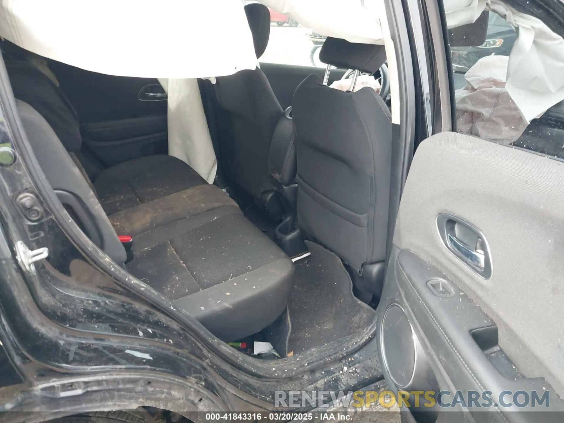 8 Photograph of a damaged car 3CZRU6H57NM749679 HONDA HR-V 2022