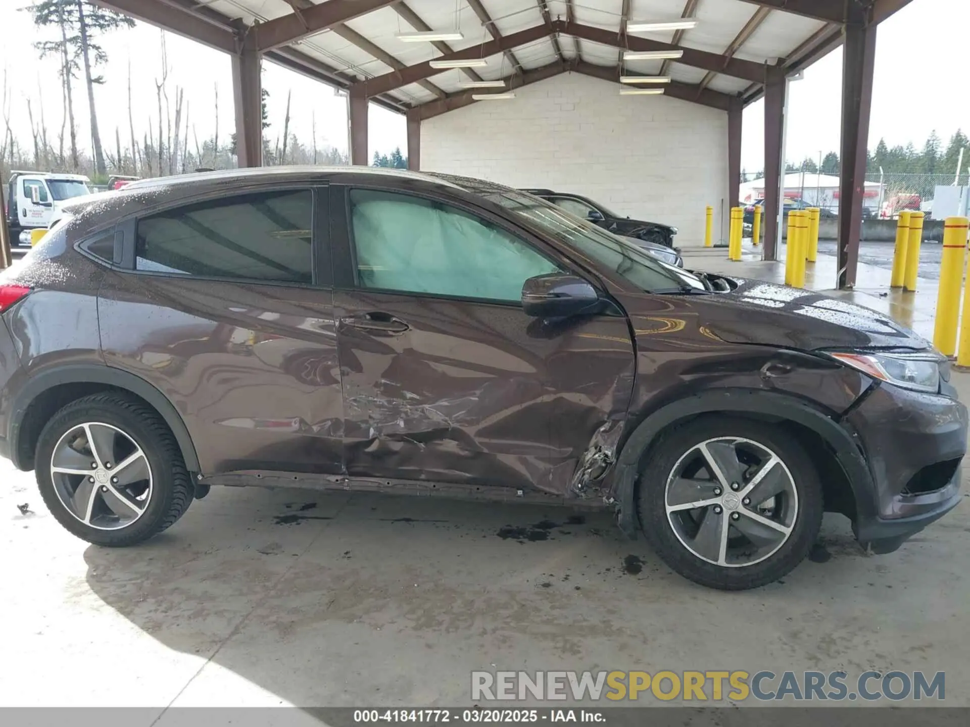 14 Photograph of a damaged car 3CZRU6H58NM705142 HONDA HR-V 2022