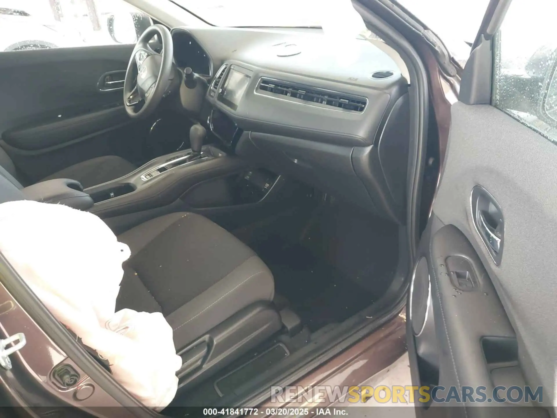 5 Photograph of a damaged car 3CZRU6H58NM705142 HONDA HR-V 2022