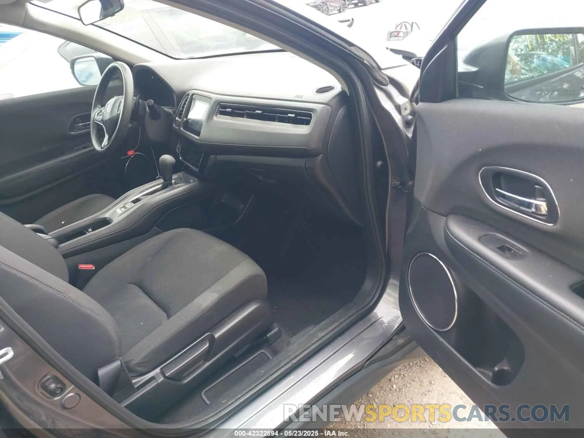 5 Photograph of a damaged car 3CZRU6H59NM764779 HONDA HR-V 2022