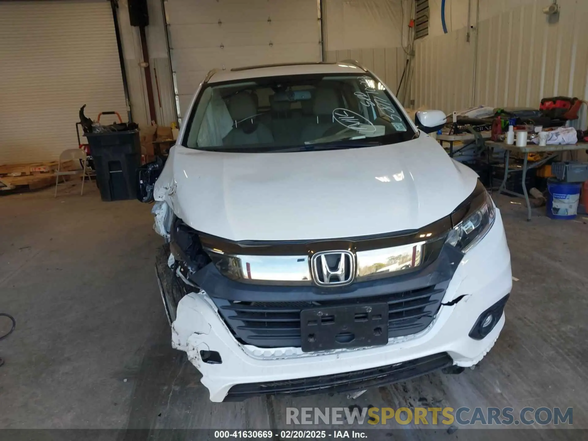 11 Photograph of a damaged car 3CZRU6H73NM758171 HONDA HR-V 2022