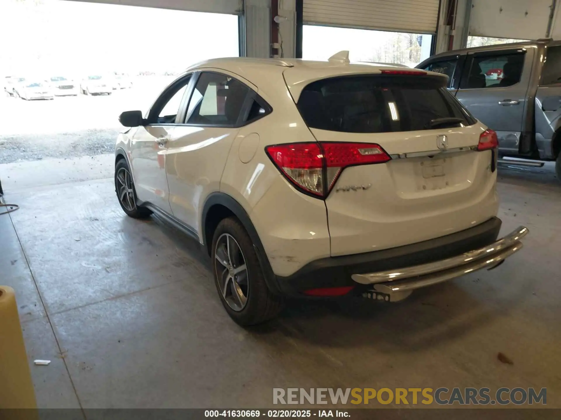 3 Photograph of a damaged car 3CZRU6H73NM758171 HONDA HR-V 2022